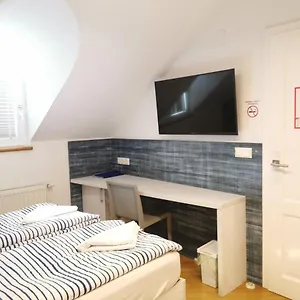  Hostel H2o Slovenya