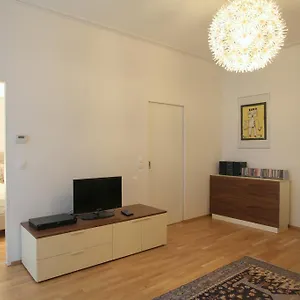 Moderne Stadtwohnung Mit Balkon Appartamento
