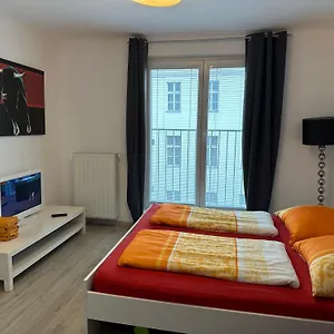 Apartment Opera, Vienna