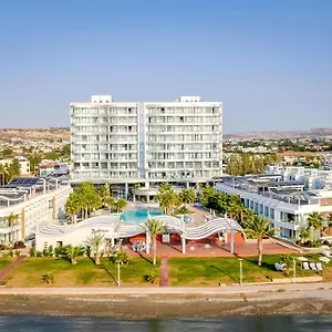 https://louis-princess-beach.larnacahotels.org