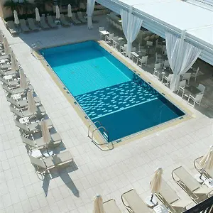 https://senator-hotel-apartments.hotelsatayianapa.com